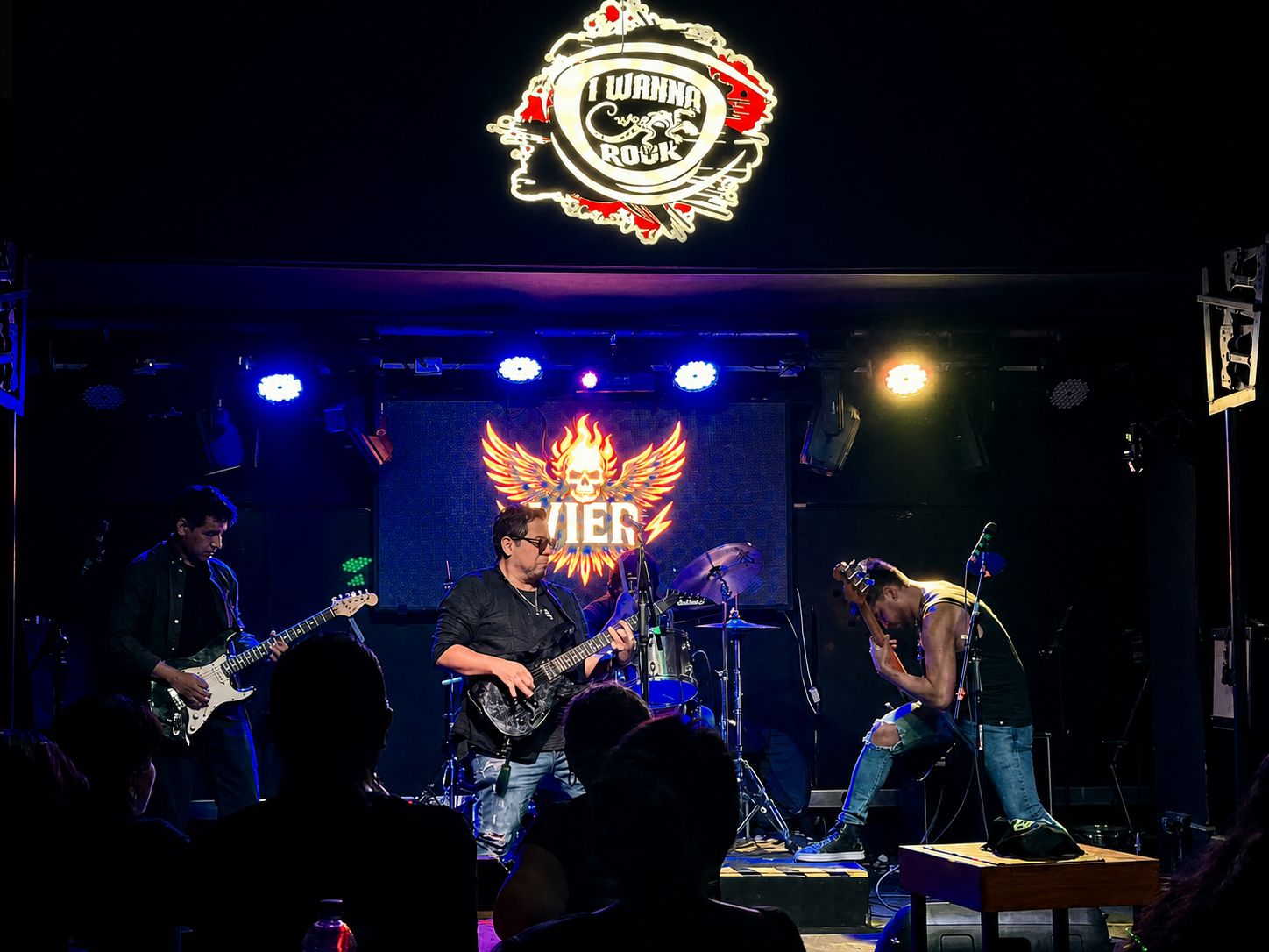 Hard rock en vivo — I Wanna Rock